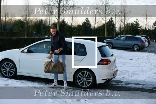 OOstzaan 12 februari 2021
Ferry Doedens en Levy v Wilgen checken samen in bij Hotel v d Valk . Levy rijdt in een dikke mercedes GT 63S AMG