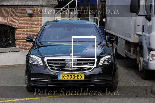 Amsterdam 21 februari 2021
Geert Wilders met zijn beveiliging in het vondelpark bij VondelCS