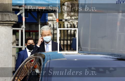 Amsterdam 21 februari 2021
Geert Wilders met zijn beveiliging in het vondelpark bij VondelCS