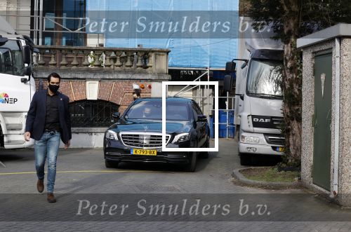 Amsterdam 21 februari 2021
Geert Wilders met zijn beveiliging in het vondelpark bij VondelCS