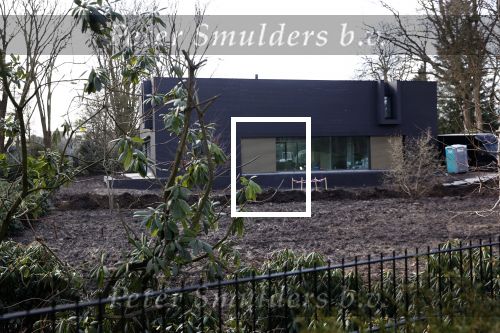 Tilburg 23 februari 2021
De nieuwe villa / huis van Guus Meeuwis is bijna klaar . De werklui hebben allemaal een bekeuring gekregen voor fout parkeren.