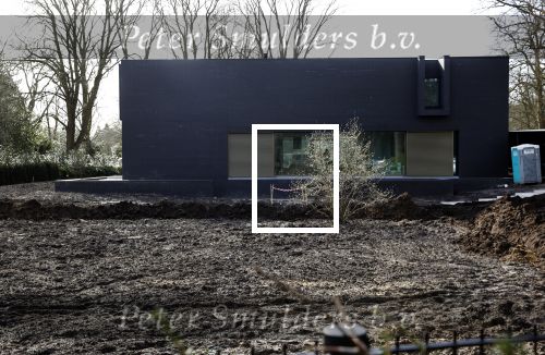 Tilburg 23 februari 2021
De nieuwe villa / huis van Guus Meeuwis is bijna klaar . De werklui hebben allemaal een bekeuring gekregen voor fout parkeren.