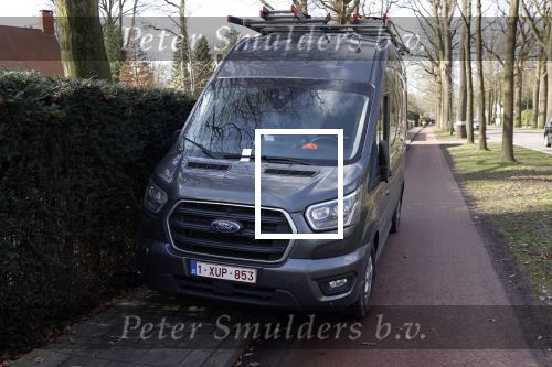 Tilburg 23 februari 2021
De nieuwe villa / huis van Guus Meeuwis is bijna klaar . De werklui hebben allemaal een bekeuring gekregen voor fout parkeren.