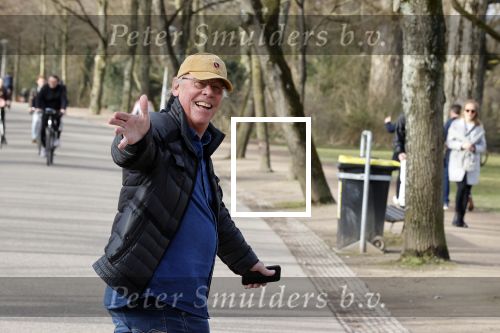 Amsterdam 24 februari 2021
Jack Spijkerman wandelend door het vondelpark