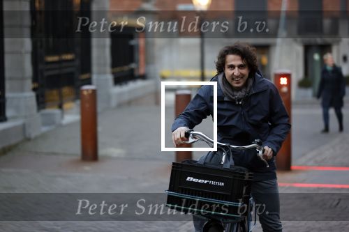 Den Haag 2 maart 2021
Jesse Klaver op de fiets bij het binnenhof.