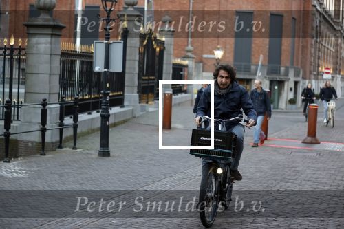 Den Haag 2 maart 2021
Jesse Klaver op de fiets bij het binnenhof.