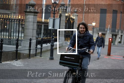 Den Haag 2 maart 2021
Jesse Klaver op de fiets bij het binnenhof.