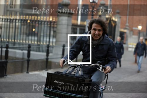 Den Haag 2 maart 2021
Jesse Klaver op de fiets bij het binnenhof.
