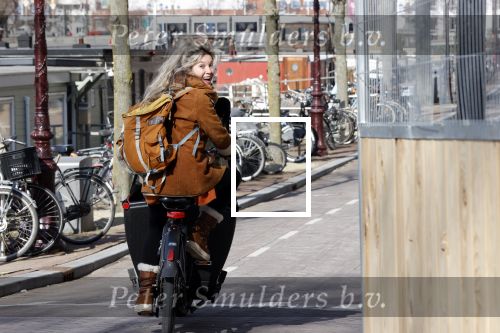 Amsterdam 6 maart 2021
Lauren Verster met de bakfiets met daarin haar 2 kinderen