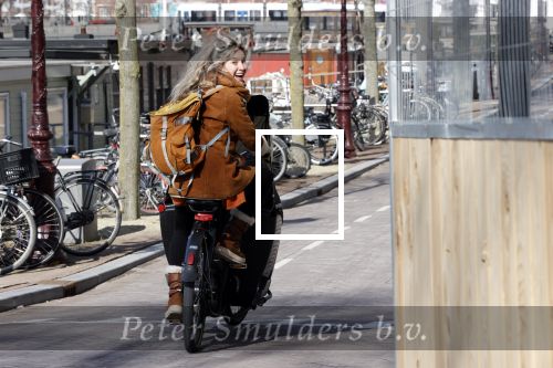 Amsterdam 6 maart 2021
Lauren Verster met de bakfiets met daarin haar 2 kinderen