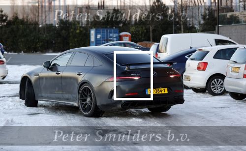 OOstzaan 12 februari 2021
Ferry Doedens en Levy v Wilgen checken samen in bij Hotel v d Valk . Levy rijdt in een dikke mercedes GT 63S AMG