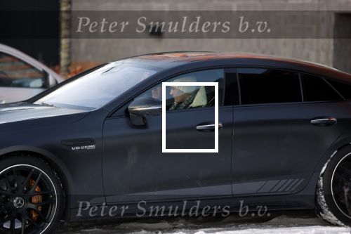 OOstzaan 12 februari 2021
Ferry Doedens en Levy v Wilgen checken samen in bij Hotel v d Valk . Levy rijdt in een dikke mercedes GT 63S AMG