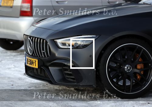 OOstzaan 12 februari 2021
Ferry Doedens en Levy v Wilgen checken samen in bij Hotel v d Valk . Levy rijdt in een dikke mercedes GT 63S AMG