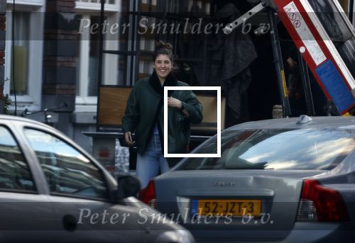 Amsterdam 5 maart 2021
Marieke Elsinga en haar vriend Sander verhuizen naar hun nieuwe huis . De studenten verhuizer verhuist ze.
