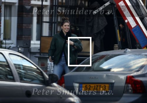 Amsterdam 5 maart 2021
Marieke Elsinga en haar vriend Sander verhuizen naar hun nieuwe huis . De studenten verhuizer verhuist ze.
