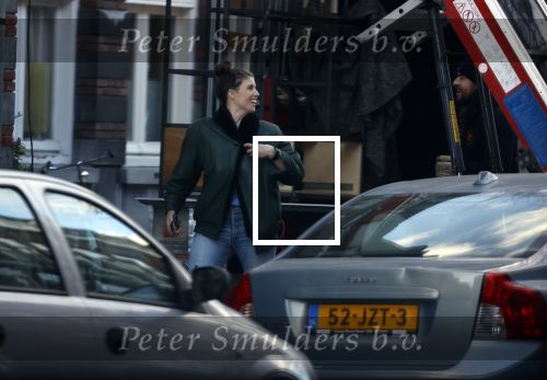 Amsterdam 5 maart 2021
Marieke Elsinga en haar vriend Sander verhuizen naar hun nieuwe huis . De studenten verhuizer verhuist ze.
