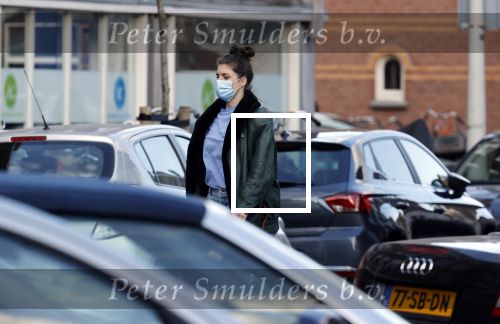 Amsterdam 5 maart 2021
Marieke Elsinga en haar vriend Sander verhuizen naar hun nieuwe huis . De studenten verhuizer verhuist ze.