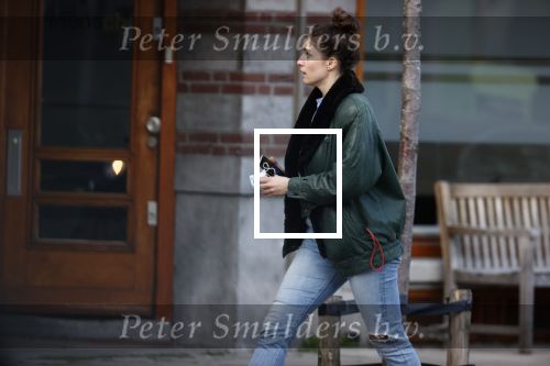 Amsterdam 5 maart 2021
Marieke Elsinga en haar vriend Sander verhuizen naar hun nieuwe huis . De studenten verhuizer verhuist ze.