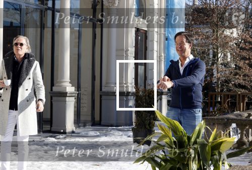 Amsterdam 13 februari 2021
Jort Kelder en Mark Rutte bij vondel CS in het vondelpark.