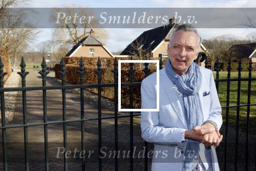 Hengelo 27 februari 2021
Op bezoekbij Martien Meiland die zijn huis verkocht heeft.
Ook spraken wij div mensen in Hengelo die het allemaal heel jammer vinden dat de familie Meiland vertrekt uit Hengelo. We spraken Dave v Aken Luuk Stam Lynet Tiggeloven en Marco Jansen.