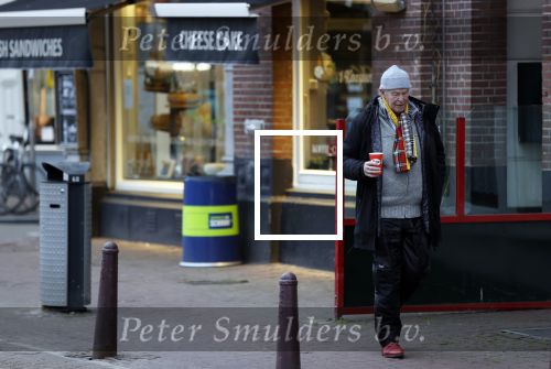 Amsterdam 4 maart 2021
Peter Faber zit elke ochtend tijdens corona bij cafe Kobalt op terras.