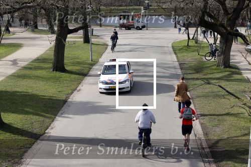 Amsterdam 25 februari 2021
De politie rijdt door het vondelpark