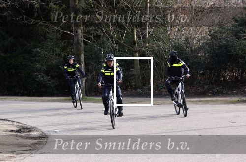 Amsterdam 21 februari 2021
Geert Wilders met zijn beveiliging in het vondelpark bij VondelCS. Veel politie aanwezig