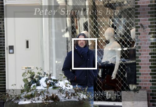 Amsterdam 12 februari 2021
Rob v d Wouw op straat in Amsterdam zuid. Met en zonder mondkapje.
