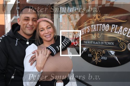 Eindhoven, 6 maart 2021
Barbie laat de naam van de jongste zoon tattoeren bij Danny van Dannyâ€™s Tattoo
