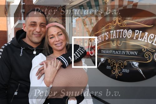 Eindhoven, 6 maart 2021
Barbie laat de naam van de jongste zoon tattoeren bij Danny van Dannyâ€™s Tattoo