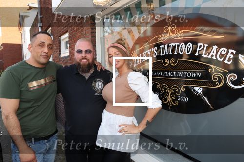 Eindhoven, 6 maart 2021
Danny van Dannyâ€™s Tattoo zet een tattoo bij Barbie