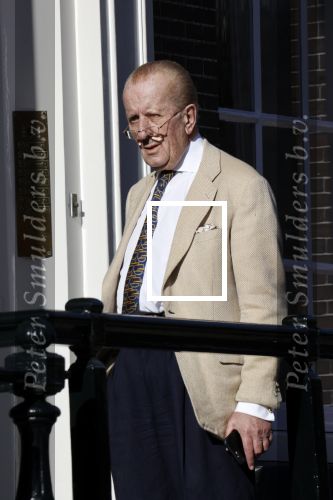 Amsterdam 26 februari 2021
Theo Hiddema in het zonnetje voor zijn huis.