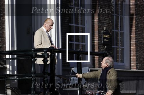 Amsterdam 26 februari 2021
Theo Hiddema in het zonnetje voor zijn huis.