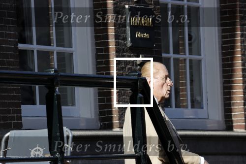 Amsterdam 26 februari 2021
Theo Hiddema in het zonnetje voor zijn huis.