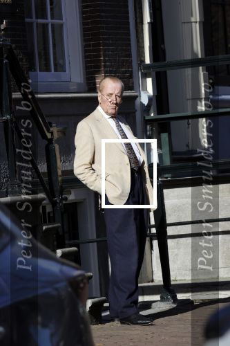 Amsterdam 26 februari 2021
Theo Hiddema in het zonnetje voor zijn huis.