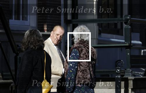 Amsterdam 26 februari 2021
Theo Hiddema in het zonnetje voor zijn huis.