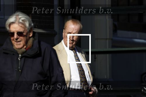 Amsterdam 26 februari 2021
Theo Hiddema in het zonnetje voor zijn huis.