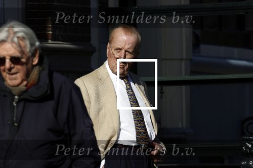 Amsterdam 26 februari 2021
Theo Hiddema in het zonnetje voor zijn huis.