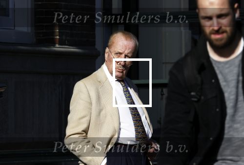 Amsterdam 26 februari 2021
Theo Hiddema in het zonnetje voor zijn huis.