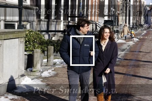 Amsterdam 12 februari 2021
Thierry Baudet en zijn verloofde Davide Heijmans bij de bevroren grachten in Amsterdam.