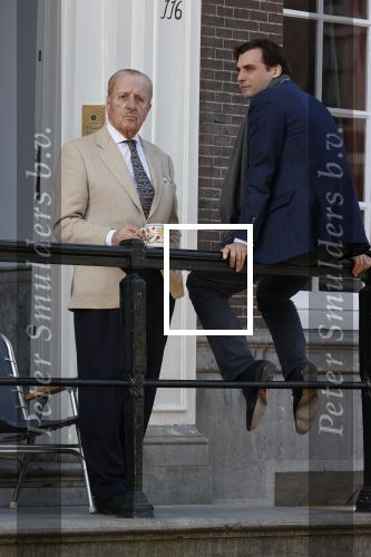 Amsterdam 26 februari 2021
Theo Hiddema en Thierry Baudet voor het huis / praktijk van Theo op de gracht in Amsterdam.