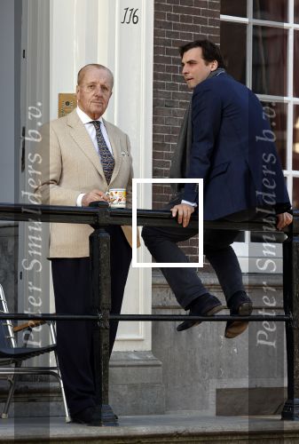 Amsterdam 26 februari 2021
Theo Hiddema en Thierry Baudet voor het huis / praktijk van Theo op de gracht in Amsterdam.