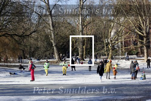 Amsterdam 9 februari 2021
Sneeuw in het vondelpark. Er wordt volop geschaatst in het vondelpark.