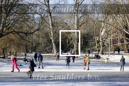 Amsterdam 9 februari 2021
Sneeuw in het vondelpark. Er wordt volop geschaatst in het vondelpark.