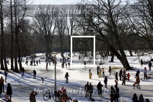 Amsterdam 9 februari 2021
Sneeuw in het vondelpark. Er wordt volop geschaatst in het vondelpark.