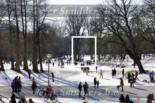 Amsterdam 9 februari 2021
Sneeuw in het vondelpark. Er wordt volop geschaatst in het vondelpark.