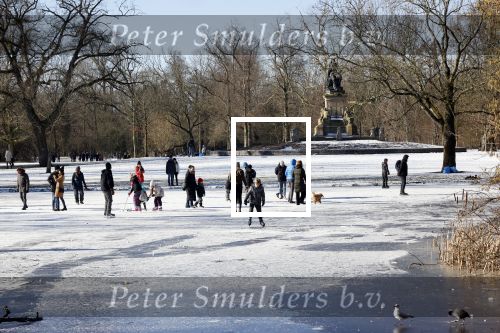 Amsterdam 9 februari 2021
Sneeuw in het vondelpark. Er wordt volop geschaatst in het vondelpark.