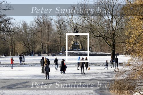 Amsterdam 9 februari 2021
Sneeuw in het vondelpark. Er wordt volop geschaatst in het vondelpark.