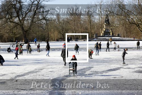 Amsterdam 9 februari 2021
Sneeuw in het vondelpark. Er wordt volop geschaatst in het vondelpark.