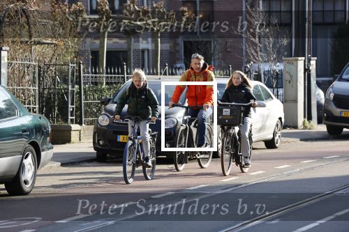 Amsterdam 2 maart 2021
Waldemar Torenstra met zijn dochter en zoon in Amsterdam zuid.